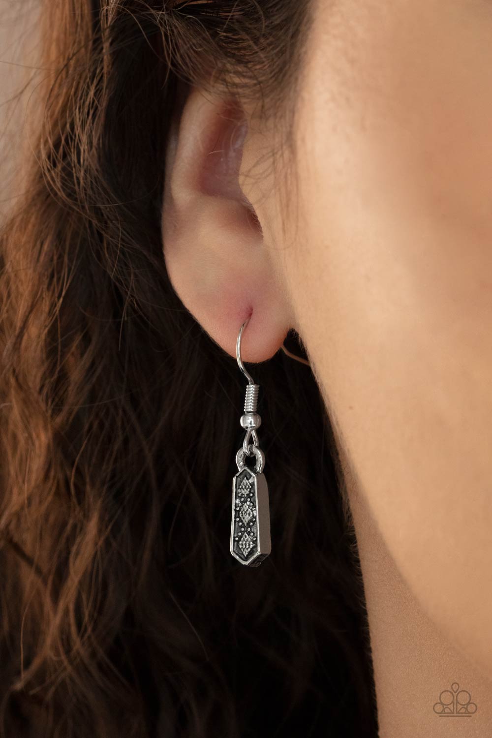 Monumental March Paparazzi Accessories Necklace with Earrings Silver