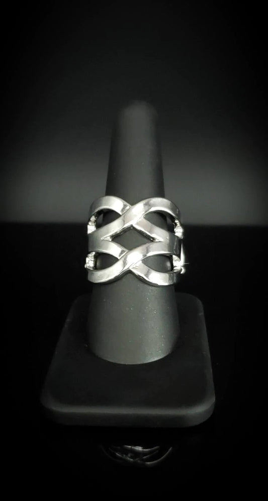 Cross your Fingers Paparazzi Accessories Ring Silver