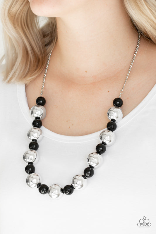 Top Pop Paparazzi Accessories Necklace with Earrings