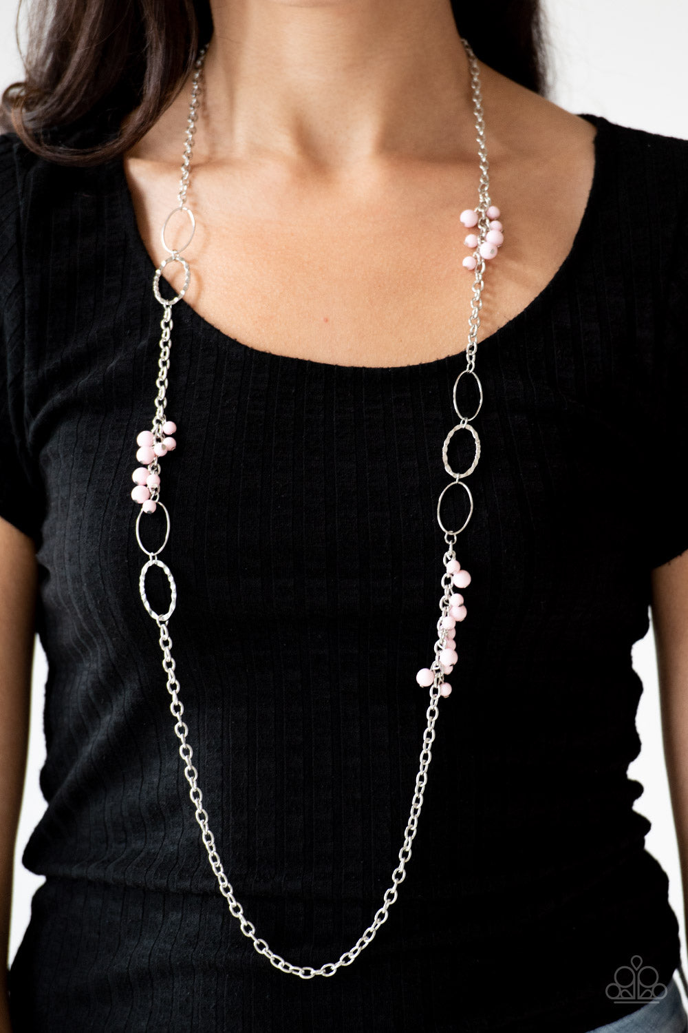 Flirty Foxtrot Paparazzi Necklace with Earrings Pink