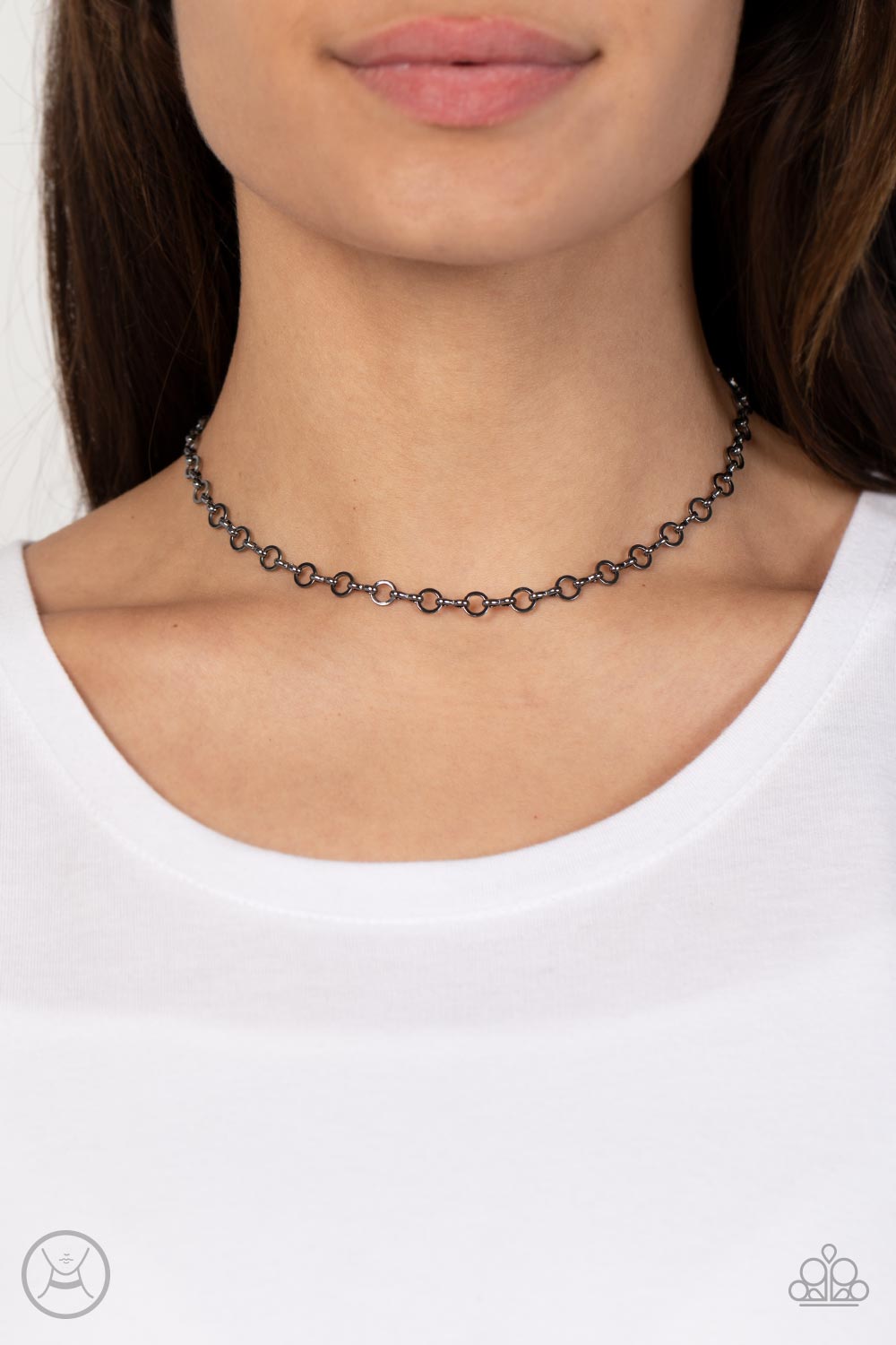 Keepin it Chic Paparazzi Accessories Choker with Earrings