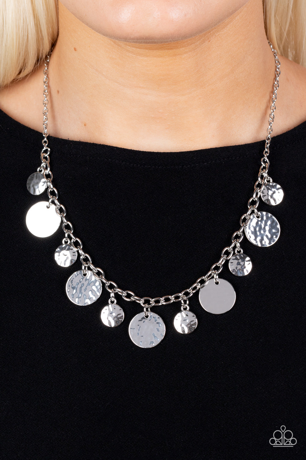 Model Medallions Paparazzi Accessories Necklace with Earrings Silver