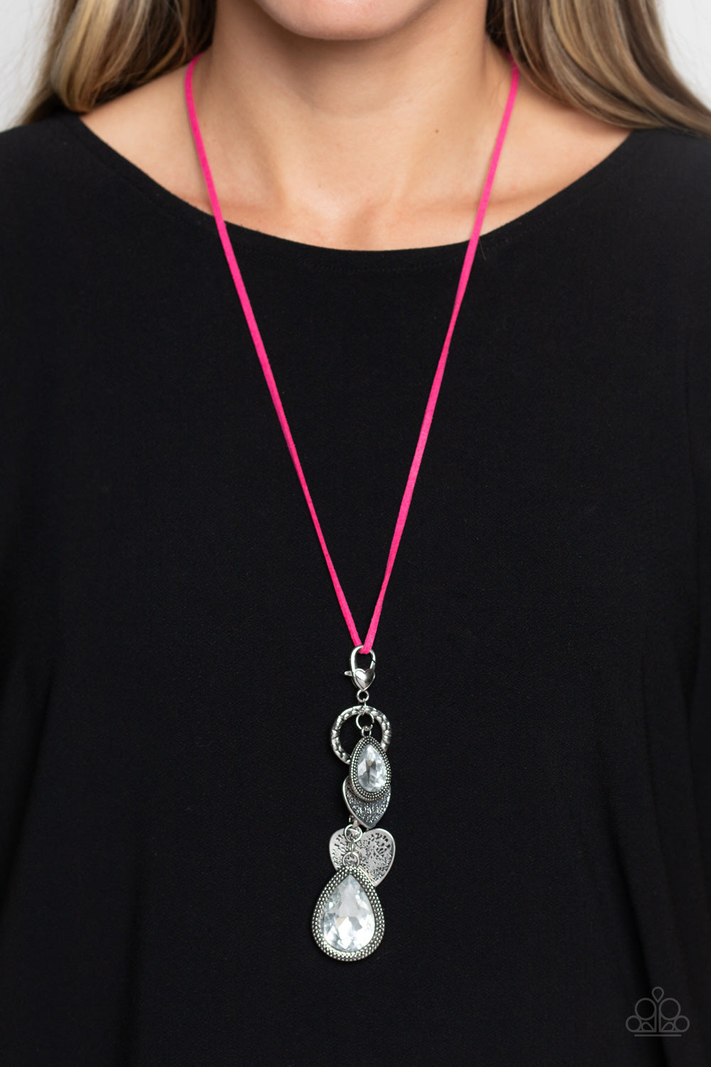 Casanova Clique Paparazzi Accessories Necklace with Earrings - Pink