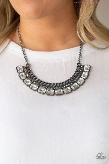 Killer Knockout Paparazzi Accessories Necklace with Earrings